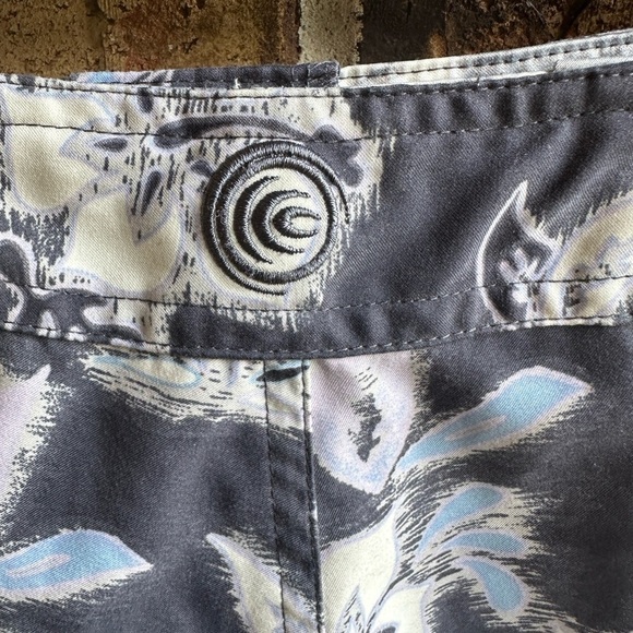 Columbia High Waist Blue and White Shorts - Picture 4 of 7